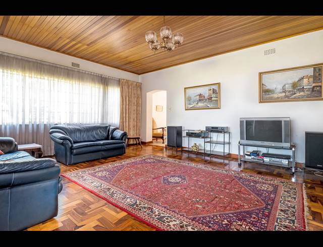 5 BEDROOM HOUSE FOR SALE IN GREENSIDE